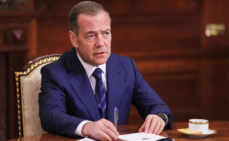 Медведев Литвани дунё харитасидан йўқ қилиш билан таҳдид қилди